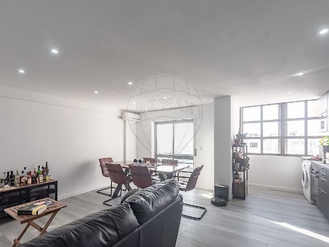 Apartamento T2 à venda em Almada