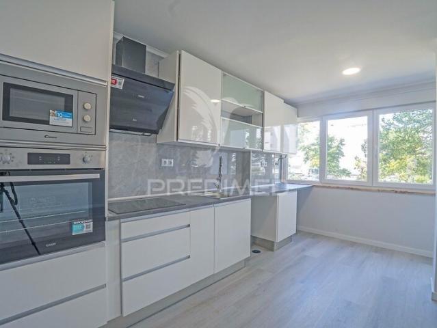 Apartamento T2 à venda em concelho de Oeiras, Lisboa, Portugal