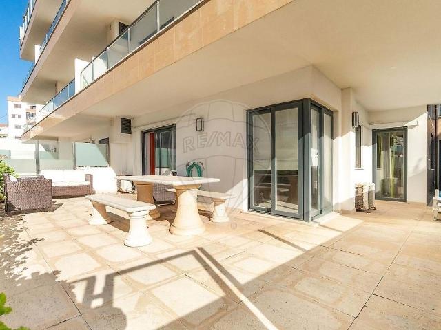Apartamento T2 à venda em Praia da Areia Branca 111m² da Lourinhã e Atalaia