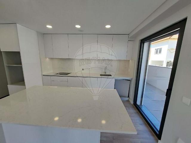 Apartamento T2 à venda em Praia da Areia Branca 148m² da Lourinhã e Atalaia