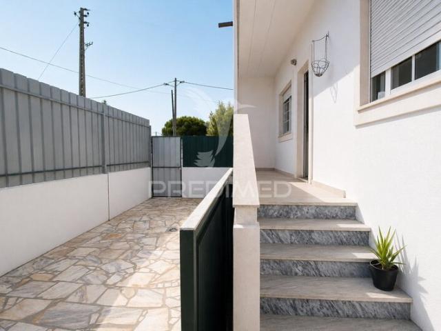 Apartamento T2 à venda em Sarilhos Grandes, concelho de Montijo, Setúbal, Portugal