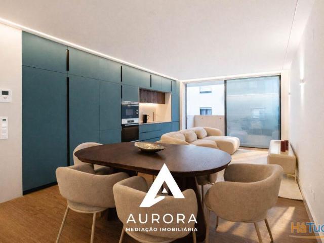 Apartamento T2 a 100 metros da praia Garagem Box | 26063925306