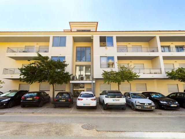 Apartamento T2 a 500m da praia em Quarteira, Algarve 138m² Vilamoura