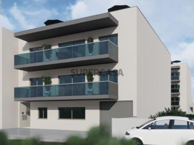 Apartamento T2 a 900 metros da Praia de Quarteira, Algarve