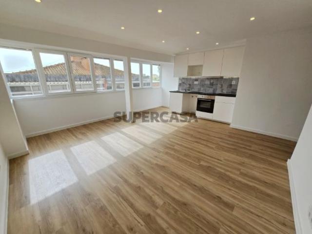 Apartamento T2 | Águas Livres, Amadora