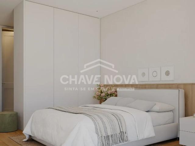 Apartamento T2 ao nível do 1º andar virado a Nascente!