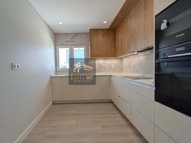 APARTAMENTO T2 AO NÍVEL DO R/CHÃO