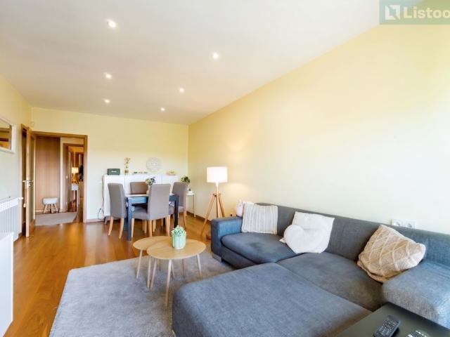 Apartamento T2 Amplo c/ Varanda e Garagem | Canidelo