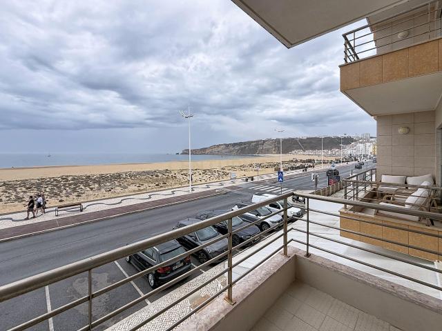 Apartamento T2 Arrendamento Primeira Linha de Mar Garagem