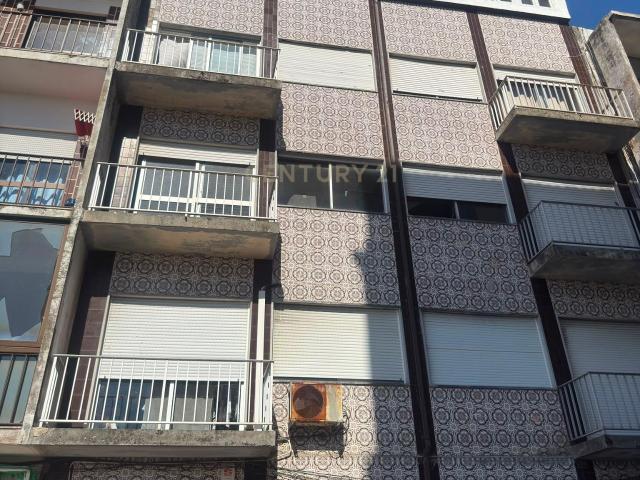 Apartamento T2 avenida principal Marinha Grande