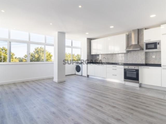 Apartamento T2 Baixa da Banheira