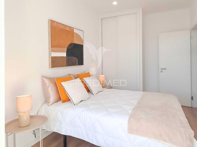 Apartamento T2 Benfica com arrecadação