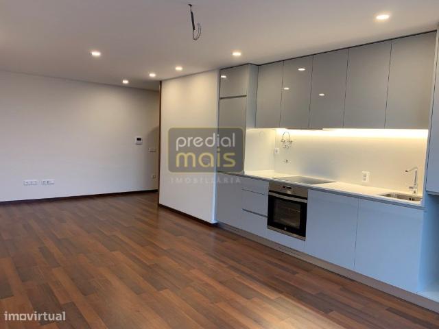 APARTAMENTO T2 C/ NOVO