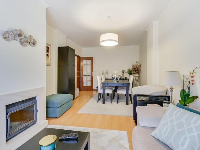 Apartamento T2 c/ Arrecadação e Parqueamento Condomínio Horta dos Vimes, Alenquer