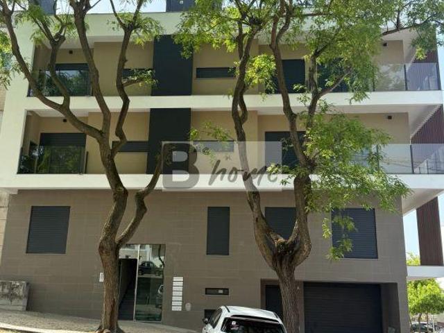 Apartamento T2 c/ arrecadação, Palhais Charneca de Caparica | 26064064026