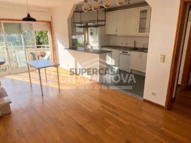 Apartamento T2 c/ Garagem Box em Vilar do Paraíso