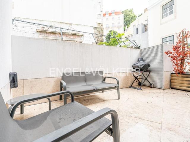 Apartamento T2 c/ garagem em Santa Maria Maior