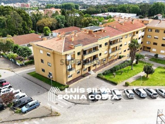 Apartamento T2 c/ Garagem Fechada p/ 2 Carros & Duas Varandas Mozelos, Santa Maria da Feira!