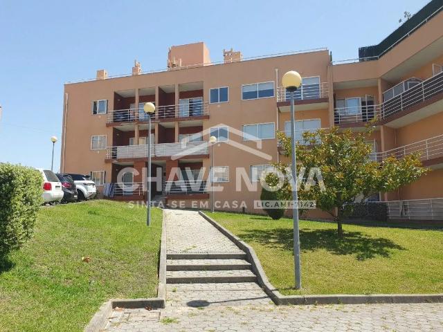 Apartamento T2 c/ Lugar de Garagem em Canelas Edifício Prestige