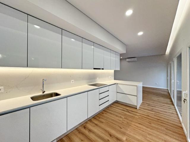 Apartamento T2 C/ Parqueamento, Arrecadação e Varanda Pinhal do General