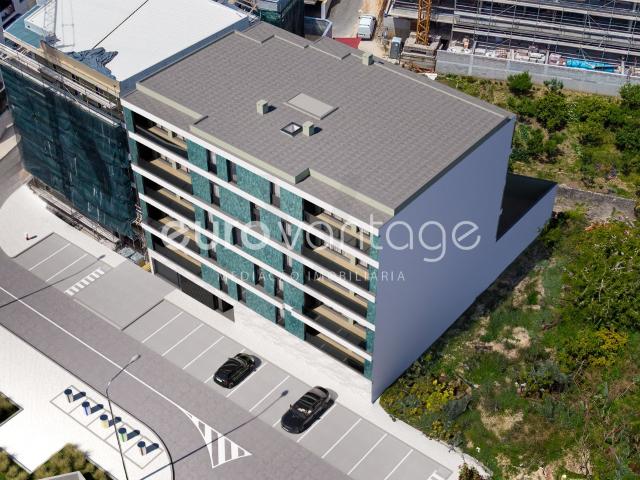 Apartamento T2 c/ Varanda | Centro de Leiria