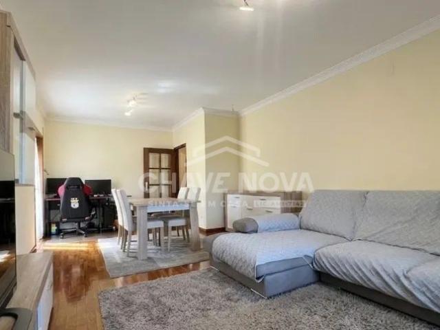 Apartamento T2 c/ Varanda em Oliveira do Douro