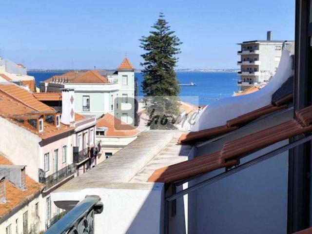 Apartamento T2 C/ Varanda vista rio em São Vicente | 26084064003