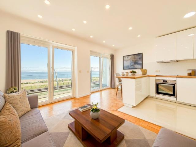 Apartamento T2 c/ Vista Rio na Cruz Quebrada