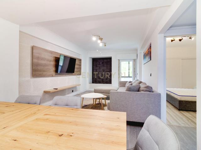 Apartamento T1 + 1 CAVE 2 à venda na Avenida Cidade de Lisboa Casal do Cotão