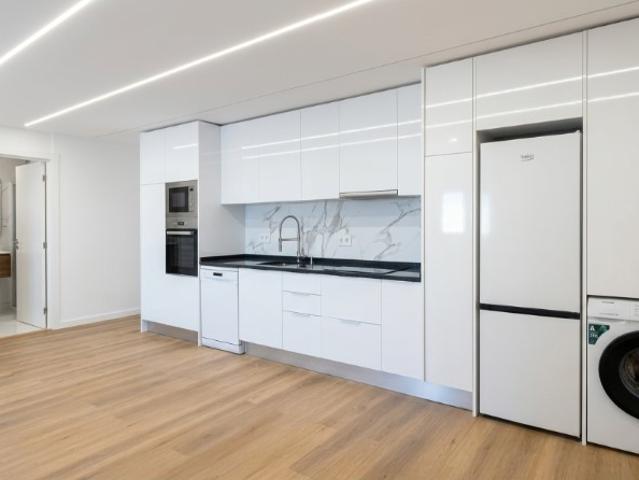 APARTAMENTO T2 CENTRO DA COSTA DE CAPARICA