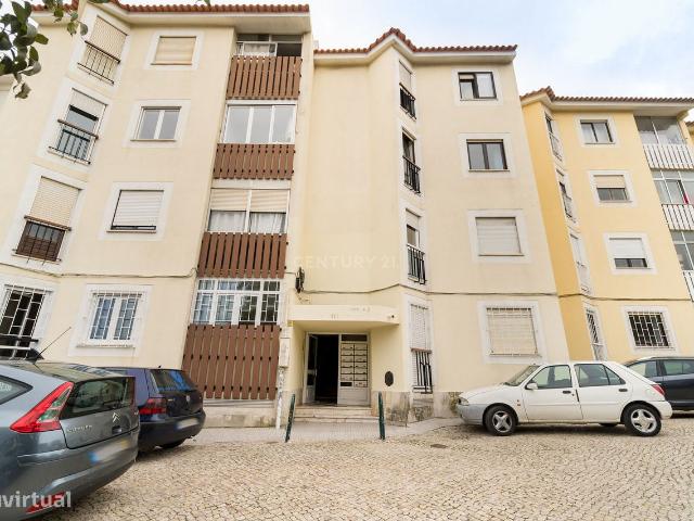 Apartamento T2 | Centro de Carcavelos | Garagem fechada Possibilidad