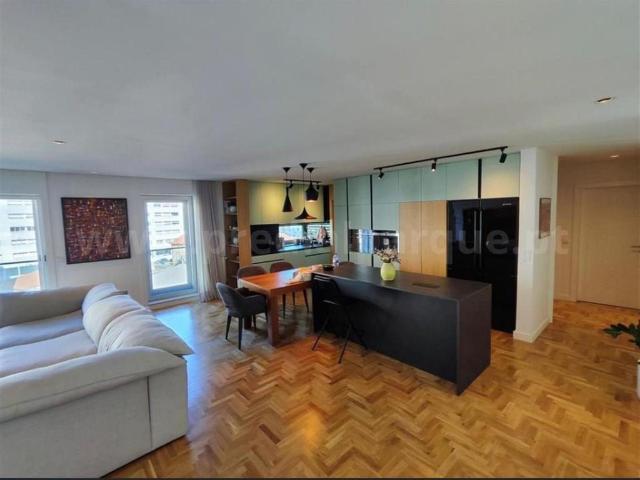 Apartamento T2 com 3 lugares de garagem junto à praia de Mat. 106m² Matosinhos e Leça da Palmeira