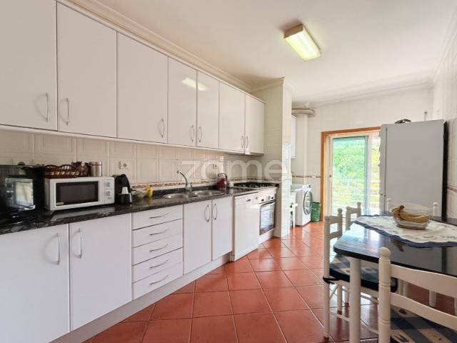 Apartamento T2 com 107 m² | Duas Frentes | Garagem | Junto ao Hospital