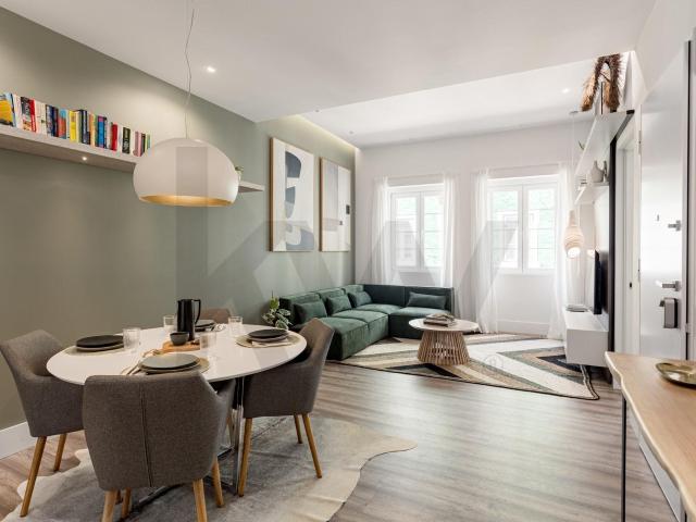 Apartamento T2 com 100 m² junto ao Jardim do Príncipe Real. 75m² Misericórdia