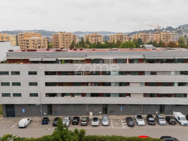 Apartamento T2 com 122m2 em Lamaçães Braga