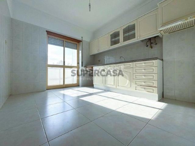 Apartamento T2 com 2 Varandas e Arrecadação, no Pinhal Novo