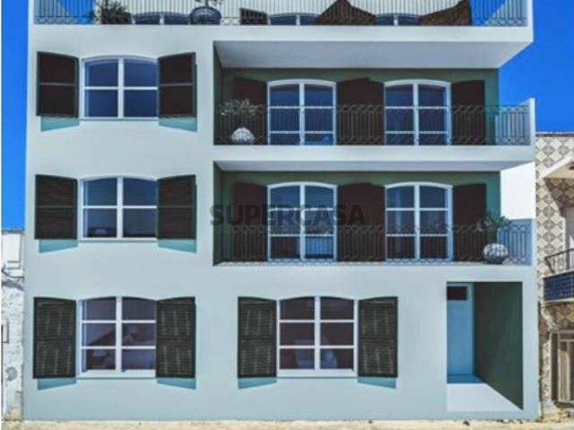 Apartamento T2 com 2 casas de banho e terraço com 10,27m2