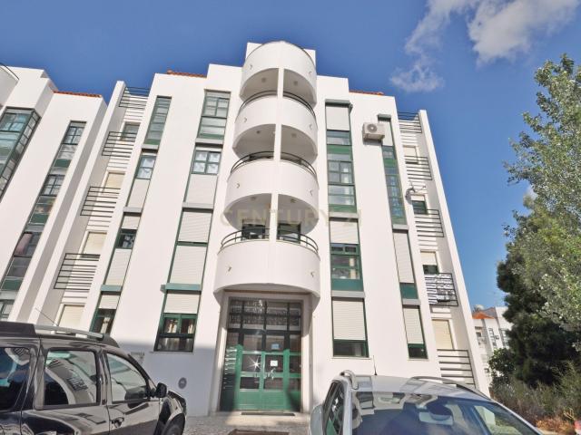 Apartamento T2 com 88m² | Paredes, Alenquer