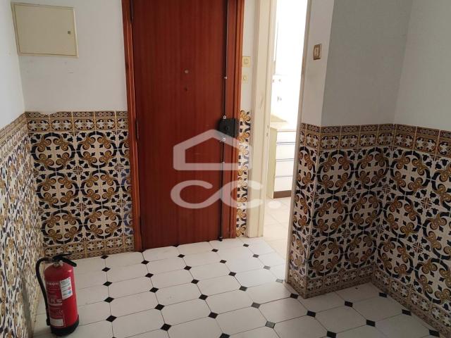 Apartamento T2 com 90m2 de espaço exterior na Cova da Piedade