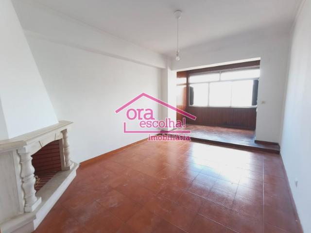 Apartamento T2 com 95 m2 no Miratejo!