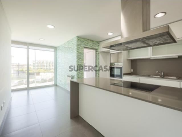 Apartamento T2 com varandas e garagem fechada no centro de Aveiro!