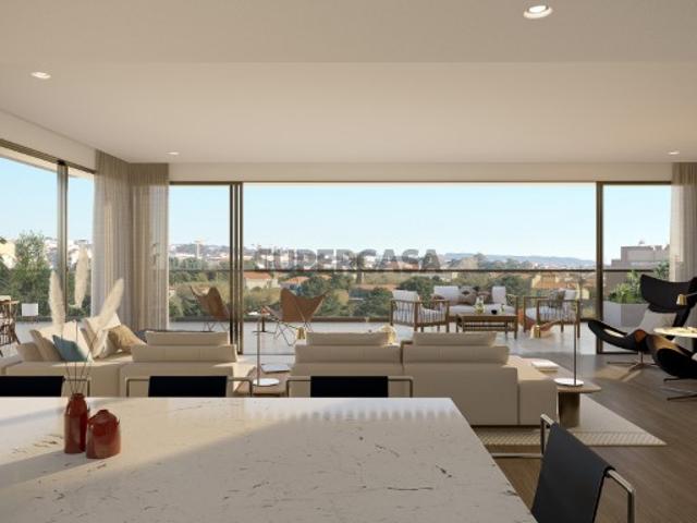 Apartamento T2 com área exterior, em empreendimento com piscina junto à praia, em Canidelo Porto