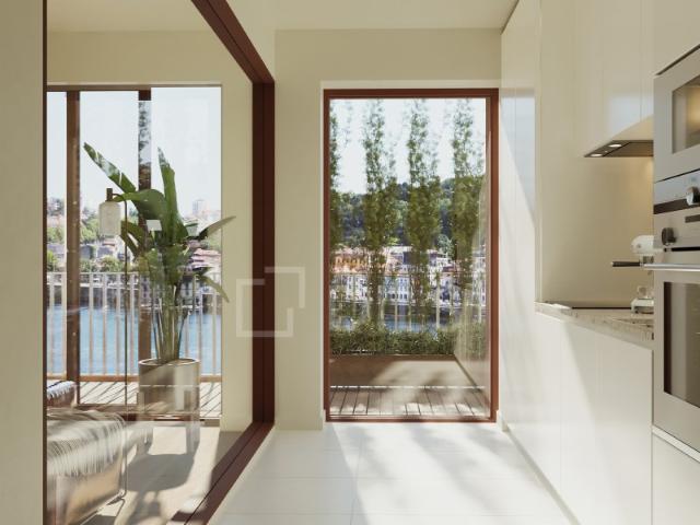 Apartamento T2 com área exterior, junto ao Rio Douro
