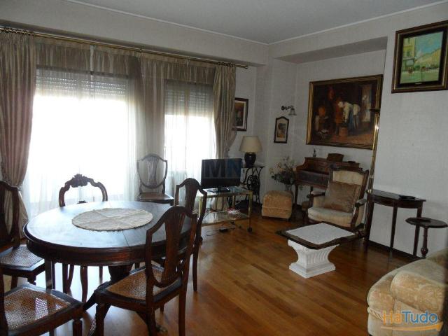 Apartamento T2 com Áreas Generosas e Varanda em Celas | 26084097405