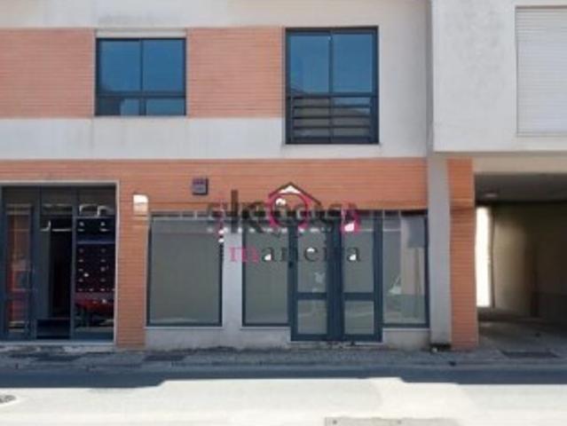 Apartamento T2 com arrecadação e garagem box, Baixa Da Banheira!