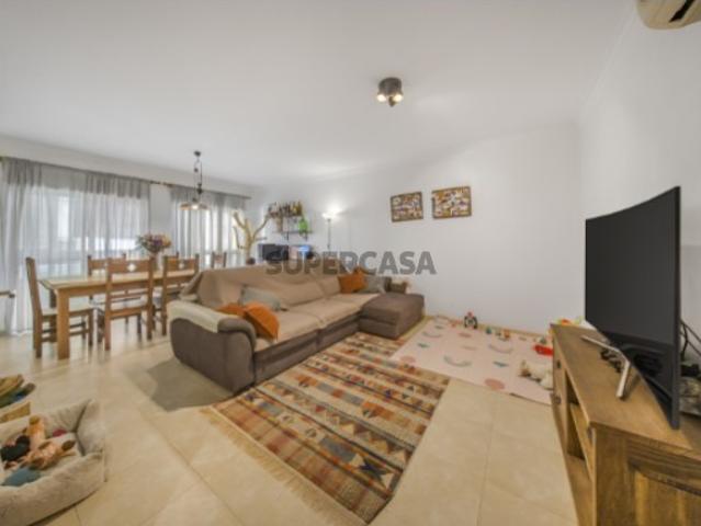Apartamento T2 com Arrecadação e Varanda | Rua Manuel Veríssimo da Silva Pinhal Novo | 1.º Andar