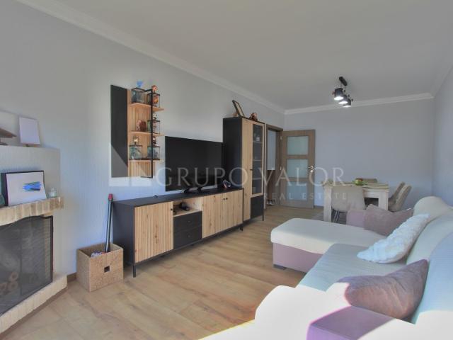Apartamento T2 com arrecadação, em Rio de Mouro