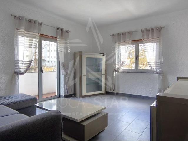 Apartamento T2 com Arrecadação | Localização Premium | Santo. 84m² Caldas da Rainha Nossa Senhora Do Pópulo, Coto E São Gregório