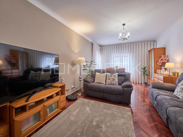 Apartamento T2 com boxe | Quinta do Infantado – Loures