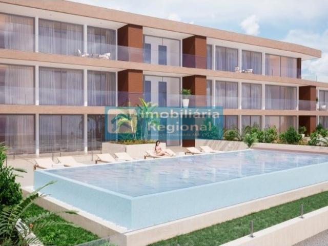 Apartamento T2, com boas áreas e vista mar